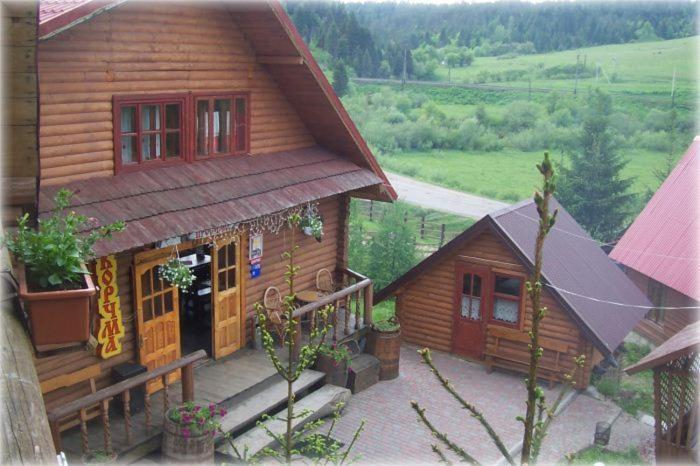 Boykivskiy Dvir Hotel Yasenitsa Zamkova ภายนอก รูปภาพ
